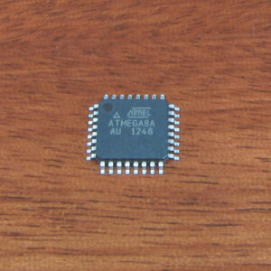 Microcontroladores como el ATmega8A son la base de innumerables sistemas embebidos, desde maquinaria industrial hasta dispositivos de consumo. Estos chips suelen almacenar lógica propietaria en forma de firmware, incrustada en la memoria flash y EEPROM interna. Para proteger la propiedad intelectual, los fabricantes habilitan funciones de seguridad que hacen ilegibles los archivos binarios internos. Pero ¿qué ocurre si el acceso es esencial, por ejemplo, para restaurar datos perdidos, copiar un programa heredado o clonar un dispositivo para mantenimiento? Ahí es donde entramos nosotros. En Circuit Engineering CO.,LTD, nos especializamos en técnicas avanzadas para atacar el binario del chip ATmega8A, lo que permite a los clientes decodificar, descifrar y extraer firmware bloqueado de microcontroladores protegidos.