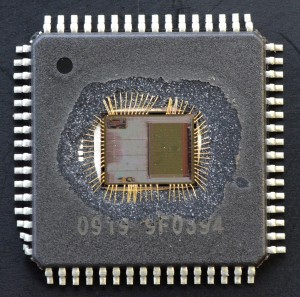 Read MCU PIC16F688 Software out in the format of heximal or binary, silicon package of Microcontroller PIC16F688 will be dissolved by chemical solution according to MCU crack principle, and copy firmware to new microcomputer PIC16F688 for MCU clone