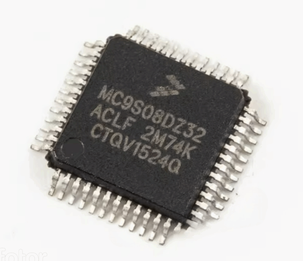 Wykorzystujemy połączenie technik sondowania sprzętowego, łamania oprogramowania i dekodowania oprogramowania układowego, aby odblokować, odszyfrować i wyodrębnić oprogramowanie układowe z pamięci flash i EEPROM w zabezpieczonym mikrokontrolerze Freescale MC9S08DZ32ACLC. Nasze doświadczenie pozwala nam łamać zabezpieczone układy scalone i duplikować pliki binarne/heksymalne, zachowując integralność i kompletność danych. Po uzyskaniu dostępu kopiujemy i klonujemy dane programu, przywracając je do czytelnego pliku heksadecymalnego lub rekonstruując je do formatu assemblera lub kodu źródłowego, w zależności od potrzeb. Pozwala to naszym klientom nie tylko odzyskać program, ale także analizować go, testować lub modyfikować w celu aktualizacji produktu, audytów bezpieczeństwa lub migracji systemu. Odzyskiwanie zablokowanego oprogramowania układowego mikroprocesora Freecale MC9S08DZ32ACLC z zablokowanych lub zabezpieczonych systemów, klonowanie i duplikowanie zawartości pamięci flash do nowych jednostek, przywracanie utraconych plików oprogramowania układowego, danych EEPROM lub zarchiwizowanych struktur programów, dekodowanie i odszyfrowywanie binarnego oprogramowania układowego w celu analizy lub ponownego wykorzystania, odblokowywanie zaszyfrowanej pamięci programowej mikrokomputera Freescale MC9S08DZ32A w celu inżynierii wstecznej lub debugowania, dostarczanie zrekonstruowanych plików heksadecymalnych lub binarnych w celu przeprogramowania lub dokumentacji