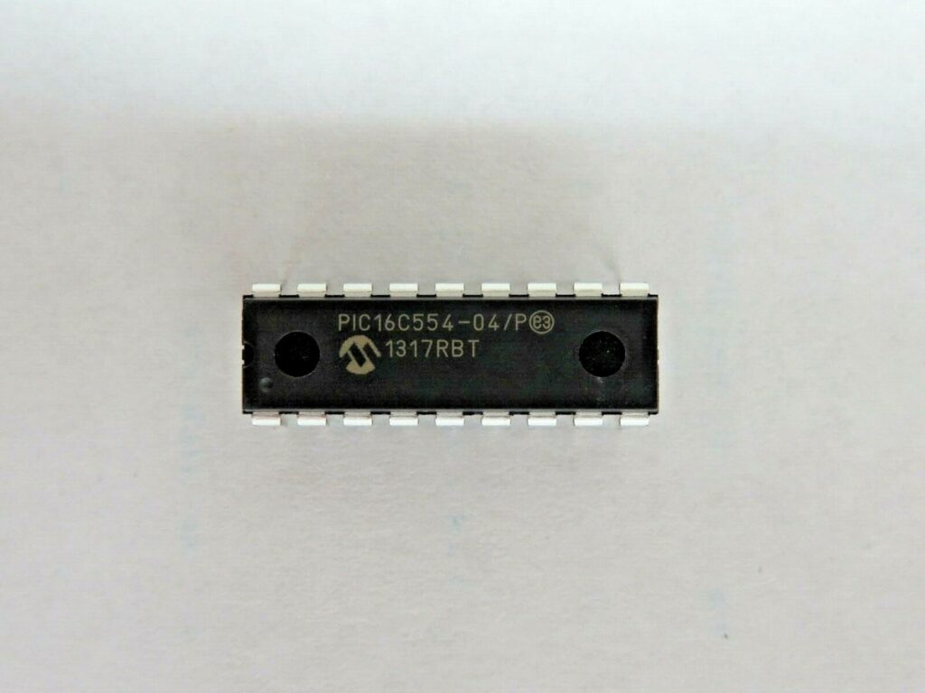 Klienci polegają na naszej usłudze odzyskiwania danych z pamięci EEPROM zabezpieczonego mikrokontrolera Microchip PIC16C554, aby: przywrócić produkcję w przypadku braku dostępu do oryginalnego kodu źródłowego; uniknąć kosztownego przeprojektowywania starszych produktów; budować zweryfikowane archiwa z zaszyfrowanego mikroprocesora Microchip PIC16C554 na potrzeby długoterminowej konserwacji; umożliwić precyzyjne klonowanie systemu lub kontrolowaną produkcję duplikatów; chronić istniejące inwestycje inżynieryjne i własność intelektualną; odzyskać oprogramowanie sprzętowe, co pozwala firmom zachować ciągłość działania, wydłużyć cykl życia produktów i zmniejszyć ryzyko operacyjne. Klienci poszukujący kopii pamięci EEPROM MCU Microchip PIC16C554A zazwyczaj zgłaszają utratę oryginalnego oprogramowania sprzętowego, kodu źródłowego lub wewnętrznego archiwum, podczas gdy sam sprzęt pozostaje krytyczny dla funkcjonowania firmy. W takich przypadkach nasza specjalistyczna usługa zapewnia niezawodną ścieżkę odzyskiwania, klonowania lub duplikowania oryginalnego programu wbudowanego bez ujawniania poufnych metod technicznych.