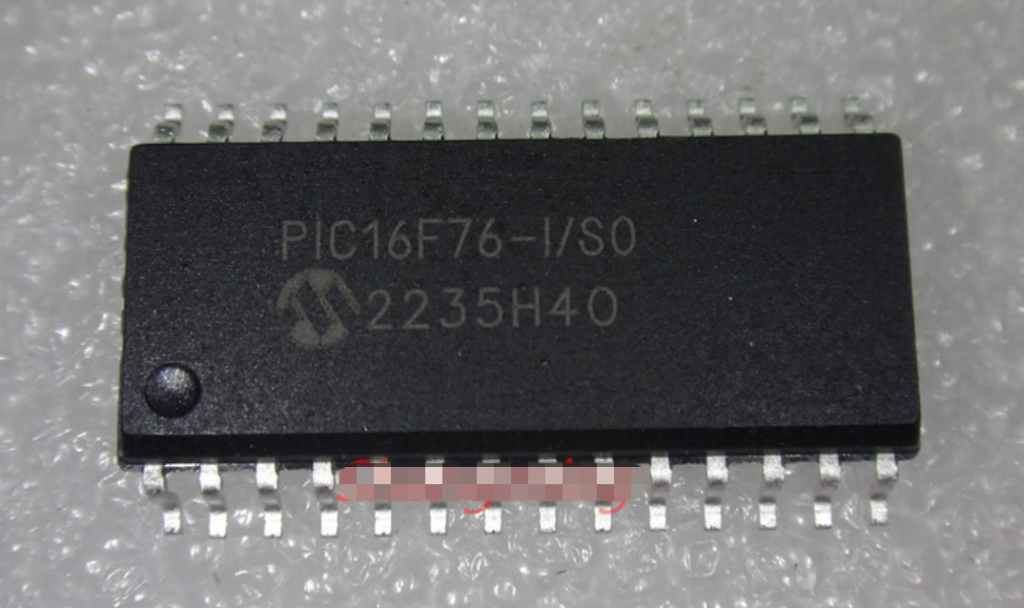Nasze specjalistyczne laboratorium oferuje udoskonaloną metodologię bezpiecznego omijania tych konfiguracji ochronnych i skutecznego odzyskiwania plików heksadecymalnych mikrokontrolera Microchip PIC16F76. Gdy krytyczny system sterowania ulegnie awarii, a oryginalny kod źródłowy lub archiwum rozwojowe mikrokontrolera Microchip PIC16F76 zostaną utracone z upływem czasu, standardowe narzędzia programowe okażą się całkowicie nieskuteczne w walce z zaszyfrowanymi granicami mikrokontrolera Microchip PIC16F76. Nasi eksperci techniczni systematycznie usuwają to wąskie gardło poprzez fizyczną i elektryczną inżynierię wsteczną. Dekapsułując mechanicznie lub chemicznie zewnętrzną warstwę epoksydową, odsłaniamy ukrytą pod nią mikroarchitekturę krzemową. Po jej odsłonięciu inżynierowie mogą zdekodować wewnętrzną macierz pamięci i zaatakować wbudowane bity konfiguracji, które ograniczają odczyt w zaszyfrowanym mikrokontrolerze Microchip PIC16F76. Dzięki temu precyzyjnemu procesowi jesteśmy w stanie bezpiecznie obejść mechanizmy bezpieczeństwa, co pozwala technikowi ominąć rejestry ograniczeń, pobrać surowe dane binarne z mikrokontrolera Microchip PIC16F76 i wyodrębnić cały zasób heksylowy bez uszkadzania fizycznego mikroprocesora Microchip PIC16F76.
