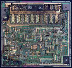 Break Microchip PIC18F4439 Microprocessor Memory