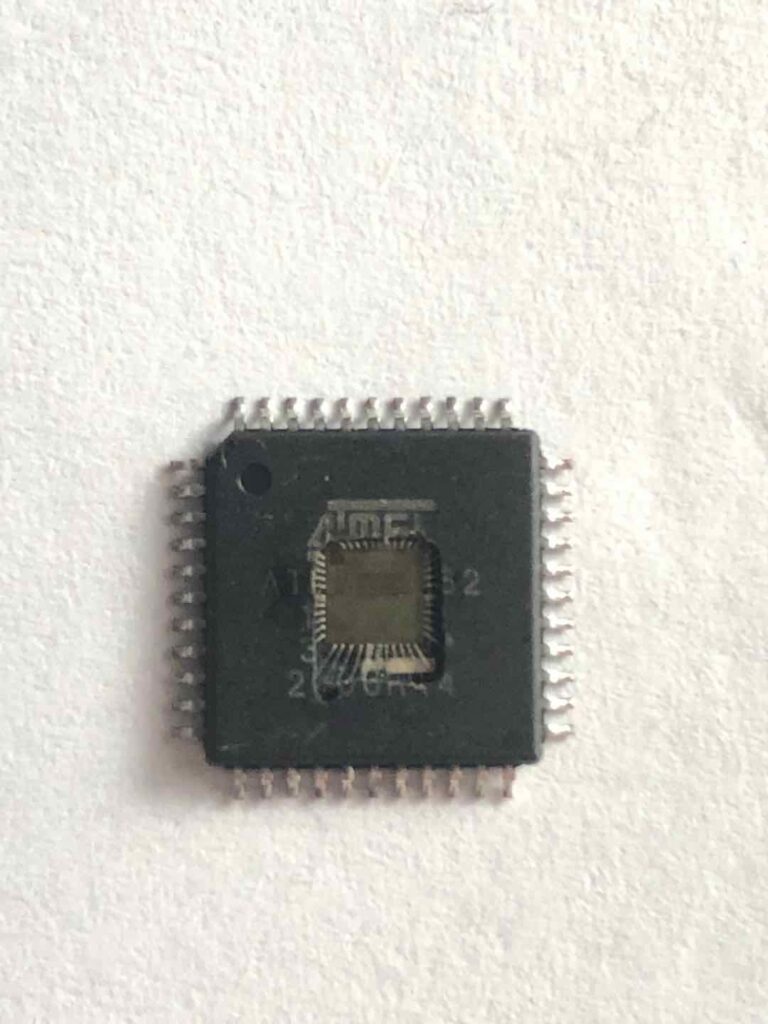 Cracking ATmega16A Microcontroller Flash Memory is a process to break atmega16a mcu fuse bit, readout heximal file from microprocessor atmega16a avr chip;