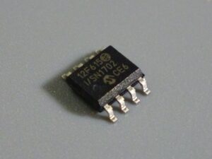 Entsperren Sie den Microchip PIC12F615 MCU-Flash-Speicher und extrahieren Sie die eingebettete Firmware aus dem PIC12F615-Mikrocontroller. Der ursprüngliche IC-MCU-PIC12F615-Chipschutz kann abgebrochen werden.